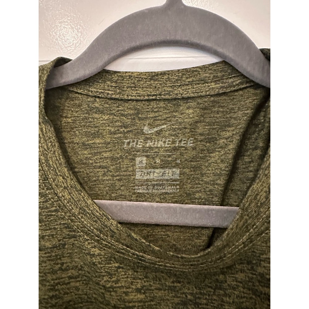 Bundle of 4 “The Nike Tee” Dri-Fit Performance T-Shirts NWOT - Picture 3 of 8